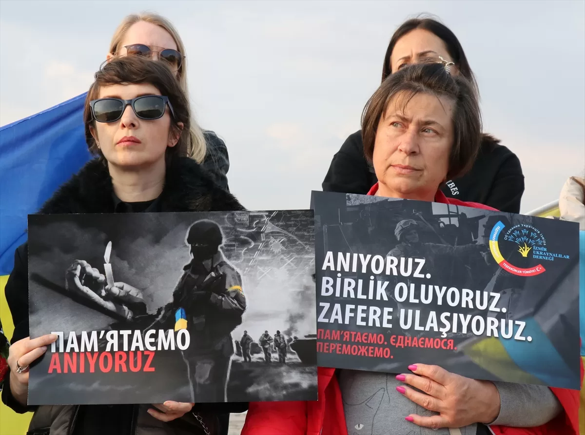 İzmir'deki Ukraynalılar, Rusya-Ukrayna savaşının 1. yılı nedeniyle açıklama yaptı