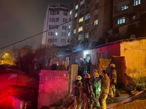 İSTANBUL (AA) – İstanbul Kağıthane'de tek katlı gecekonduda çıkan yangın