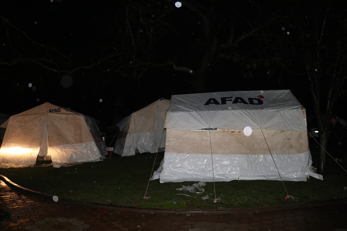 Kahramanmaraş'ta depremzedeler için yaklaşık 5 bin çadırın kurulumu başladı