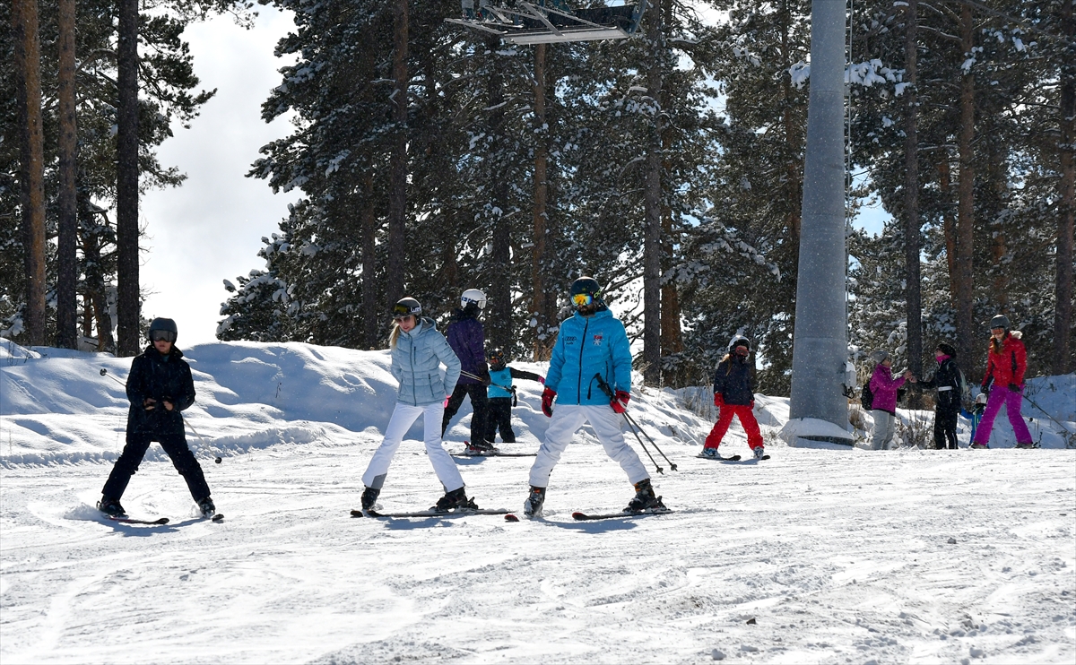 KARS (AA) – Türkiye'nin önemli kış turizm merkezlerinden, Kars'ın Sarıkamış