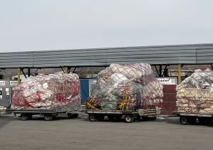 ASTANA (AA) – Kazakistanlı gönüllüler, Kahramanmaraş'ta depremzedelere geçici barınma imkanı