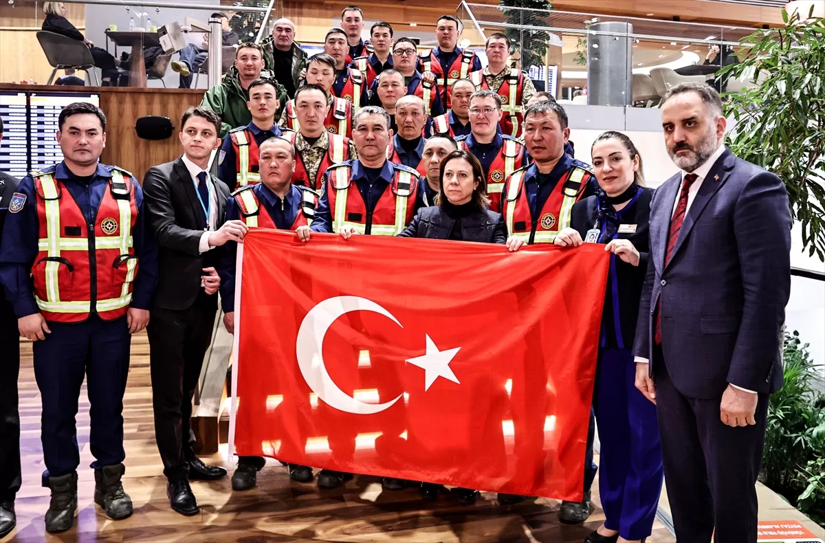 Kırgız arama kurtarma ekibi İstanbul Havalimanı'ndan ülkesine uğurlandı