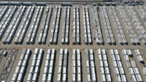 - Bin konteynerin yer aldığı Beydağı Konteyner Kent'te 2 bin