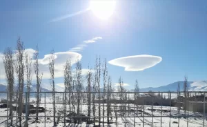 NİĞDE (AA) – Niğde semalarında sabah mercek bulutu görüldü. Bulut,