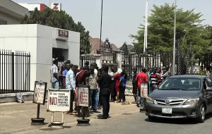 ABUJA (AA) – Nijerya'da güvenlik gerekçesiyle tedavülden kalkacak eski banknotların