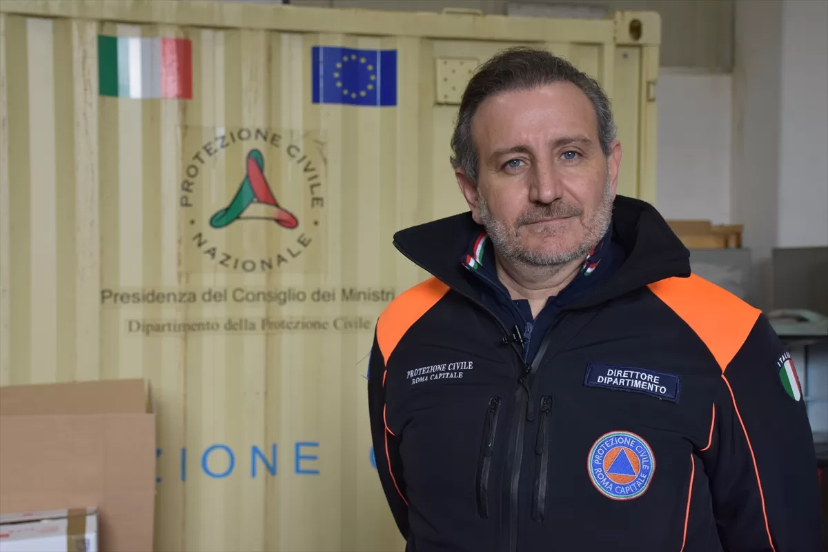 Roma'da Türkiye'deki depremzedeler için yardım malzemeleri toplanıyor