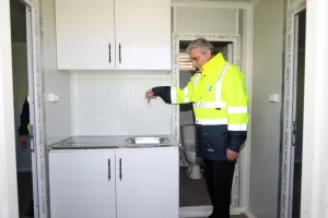 - Altınşehir Mahallesi'nde kurulacak 400 konteynerlik kentte, çocuk oyun grubu,