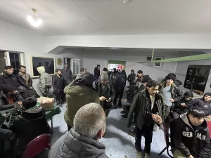 - Jandarma ekipleri, kaçan diğer düzensiz göçmenleri yakalamak için çalışma