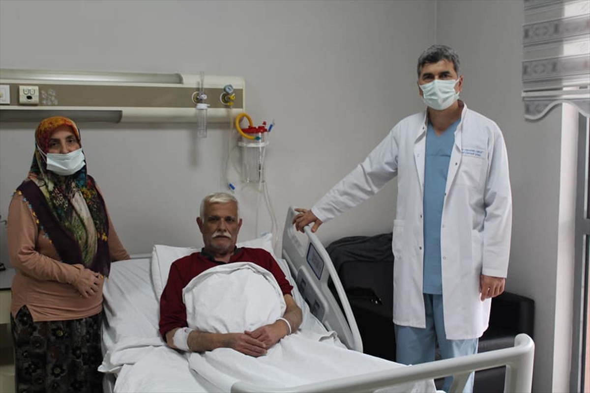 Sakarya'daki böbrek hastası, Bursa'da beyin ölümü gerçekleşen kişiden nakledilen böbrekle sağlığına kavuştu