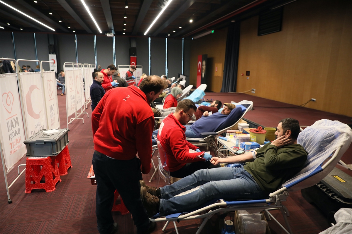 Samsun ve çevre illerde depremzedeler için kan bağışları devam ediyor