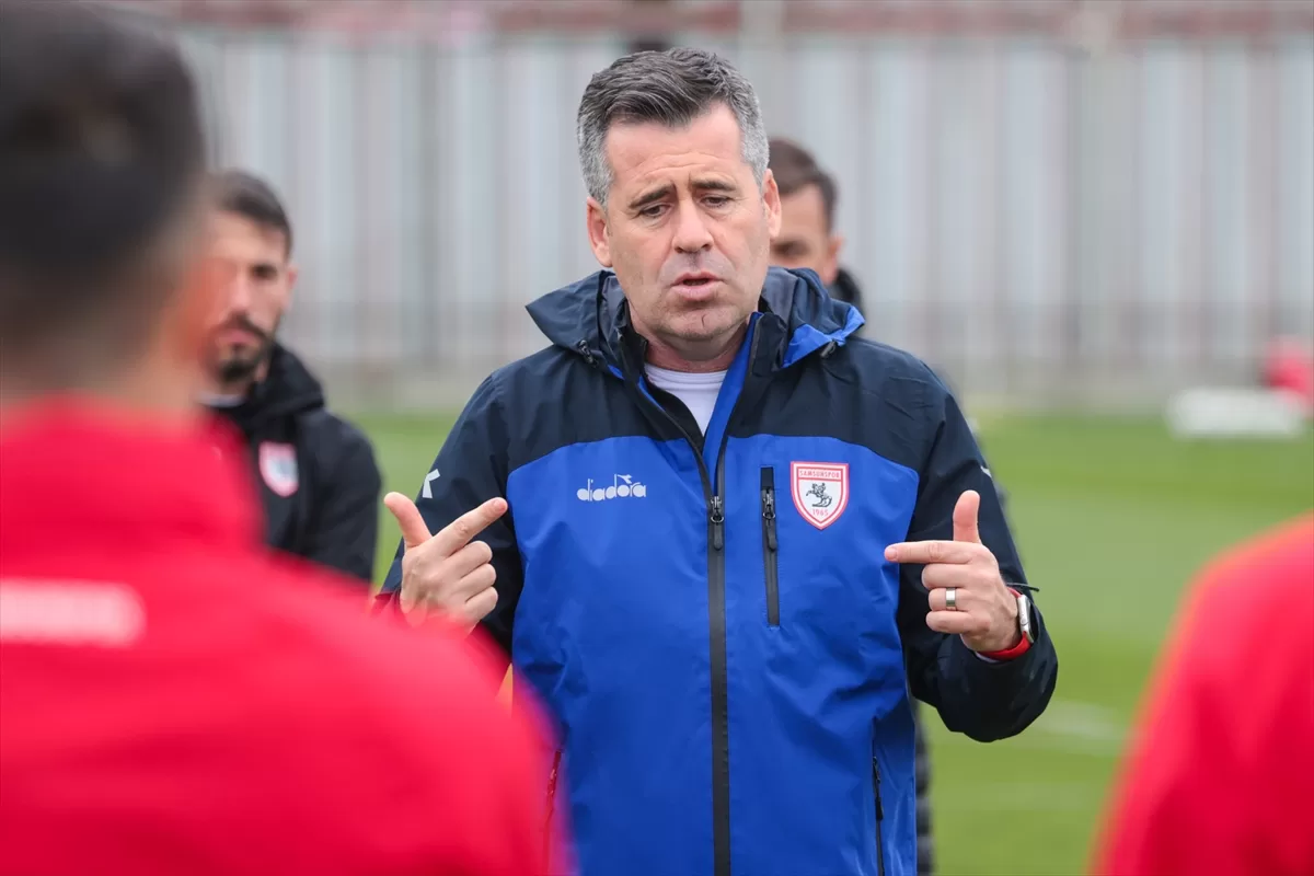 Samsunspor Teknik Direktörü Eroğlu, futbolculara depremzedelere destek çağrısında bulundu