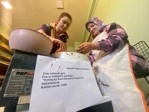 DÜZCE (AA) – Düzce'de çömlek tezgahını vatandaşların kullanımına açan seramik