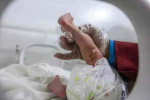 - Afrin'in Cinderes beldesinde enkaz altında dünyaya gözlerini açan Eye