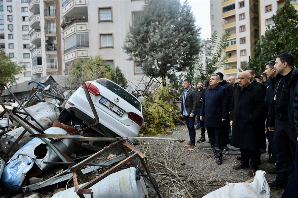 Tarım ve Orman Bakanı Kirişci, depremden etkilenen Adana'da incelemelerde bulundu