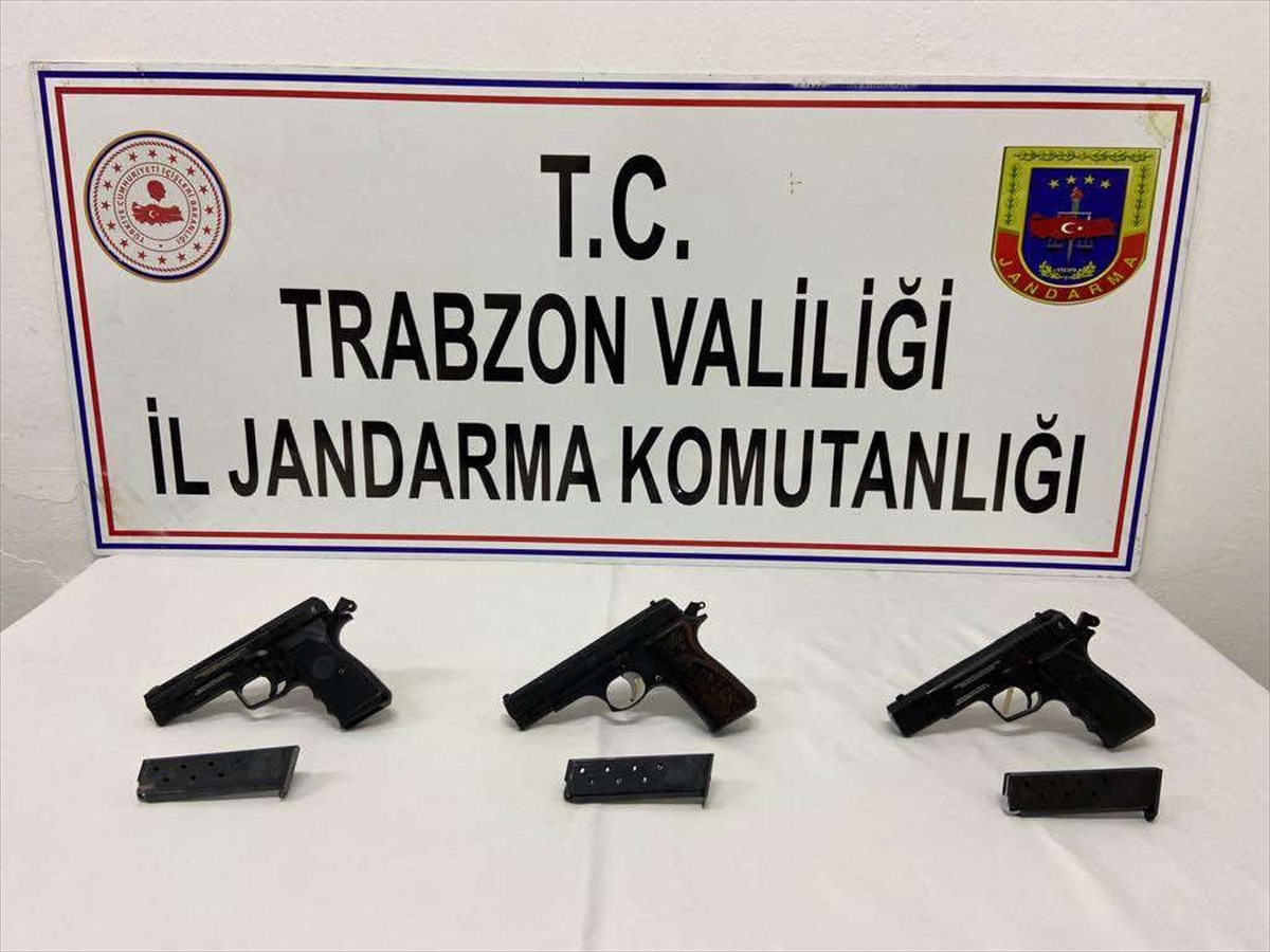 Trabzon'da silah kaçakçılığı operasyonunda 4 kişi gözaltına alındı