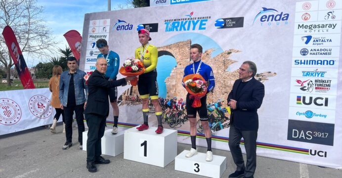 Türkiye Kış Bisiklet Yarışları Antalya'da devam ediyor