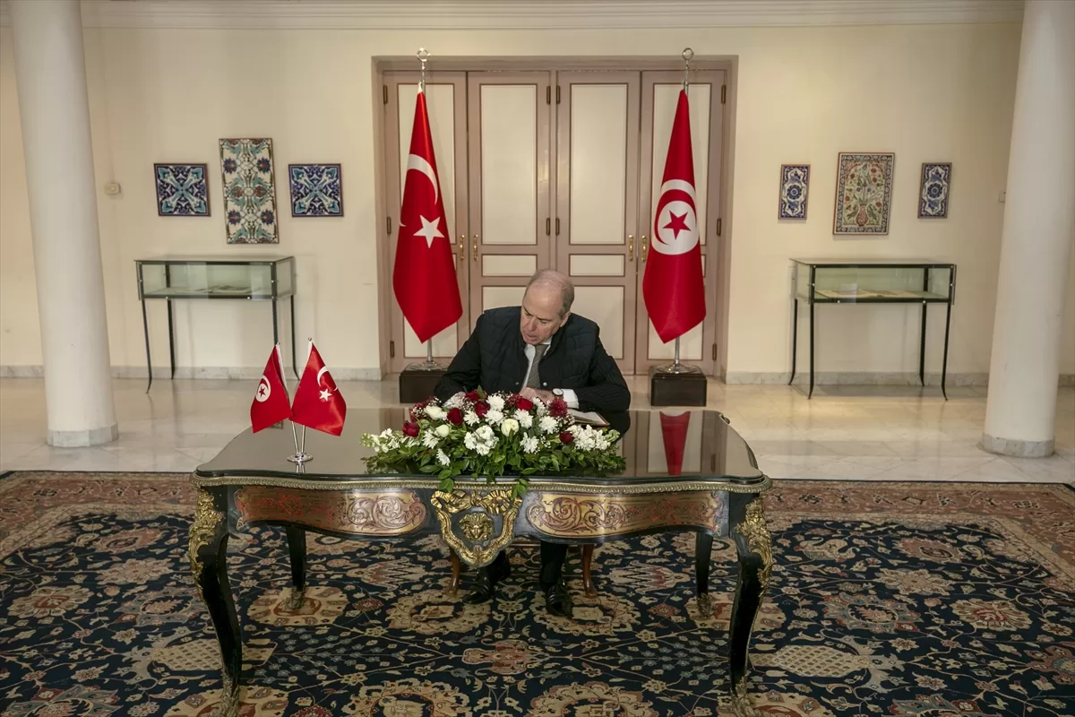 Türkiye’nin Tunus Büyükelçiliğinde deprem nedeniyle taziye defteri açıldı