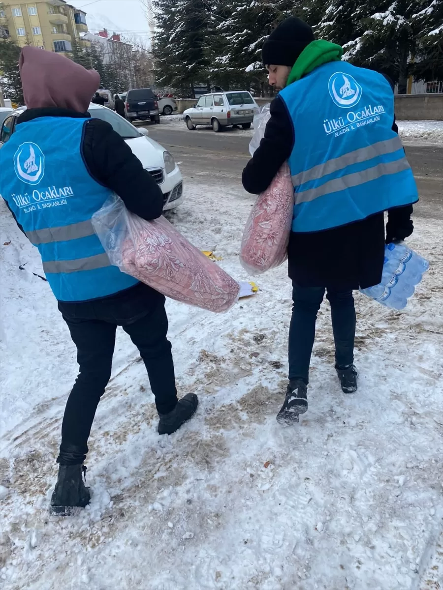 Ülkü Ocakları 1200 gönüllüsüyle depremden etkilenen bölgelerde