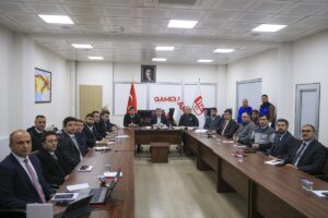 UŞAK (AA) – Uşak Valisi Turan Ergün, depremde yıkımın gerçekleştiği