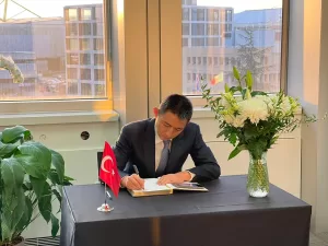 - Varşova, Oslo ve Cenevre büyükelçiliklerinde taziye defteri açıldı