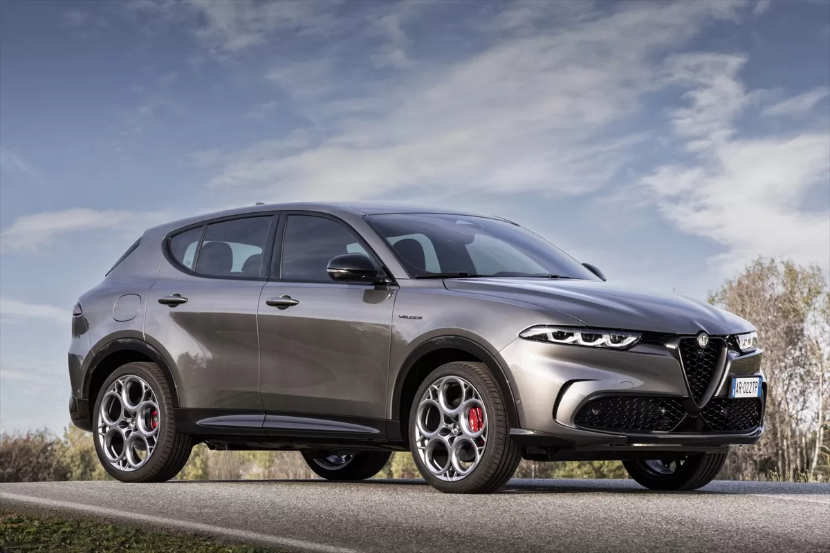 Alfa Romeo Tonale Plug-in Hybrid Q4, Türkiye'de satışa sunuldu