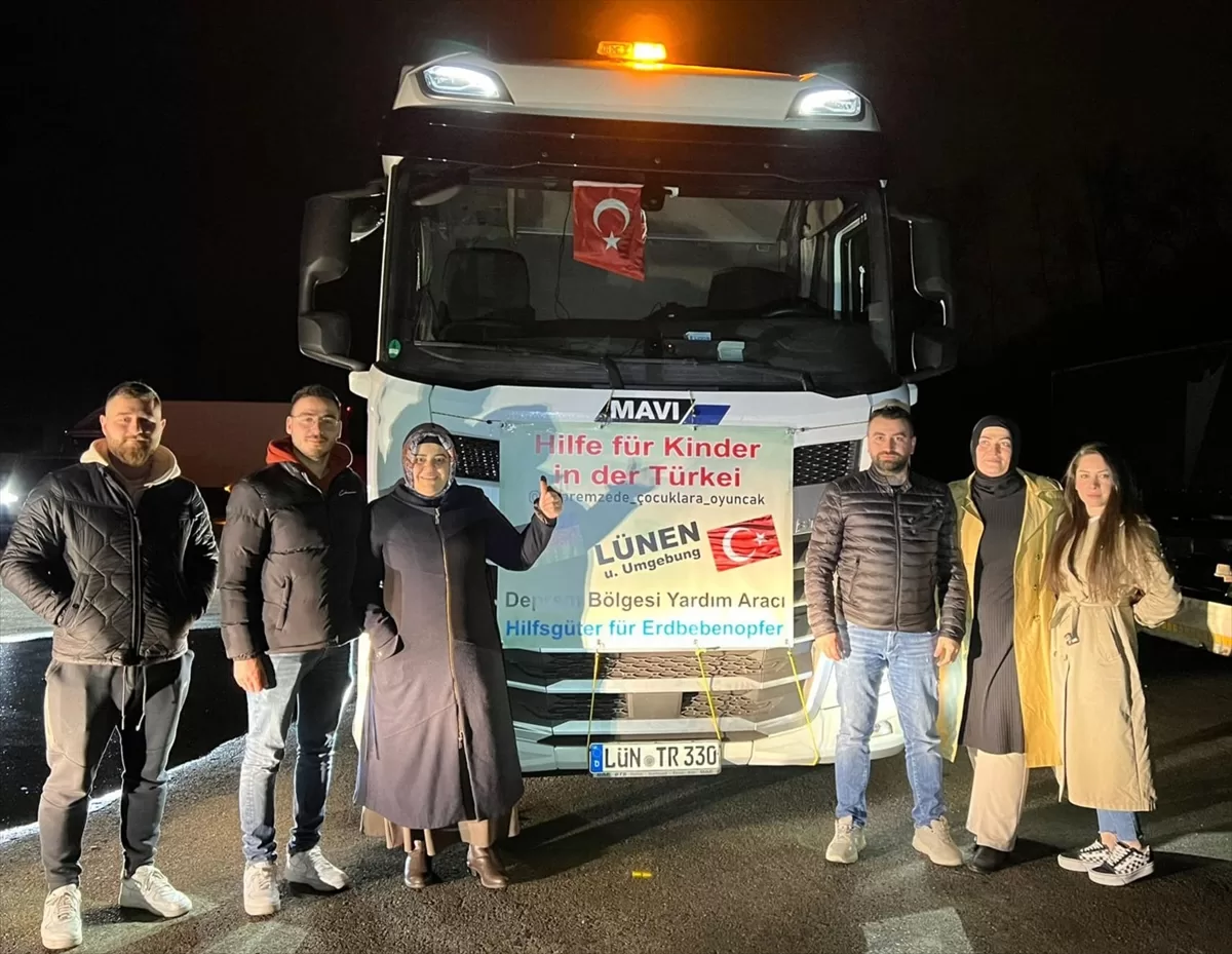 Almanya'daki Türklerin topladığı yardım malzemeleri depremzedelere gönderilmeye devam ediyor
