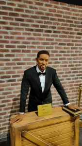 - Afetzedeler, Akvaryum, Bal Mumu Heykelleri, Hayvanat Bahçesi ve Antalya