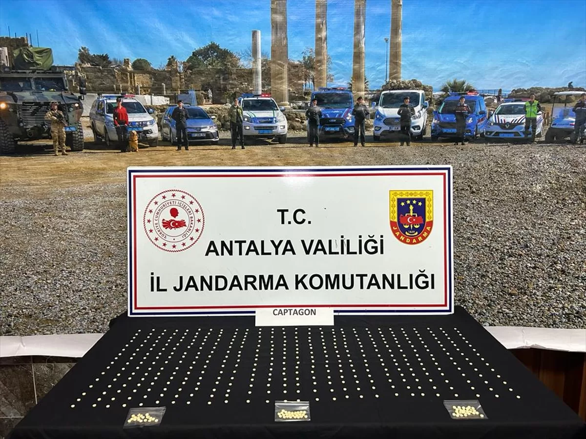 Antalya'da uyuşturucu operasyonunda 2 şüpheli yakalandı