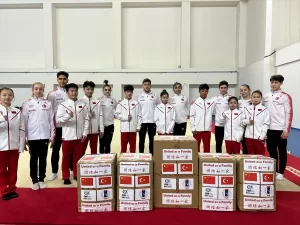 - Çin Milli Takımı, Antalya'ya depremzede sporcular için yardım kolisi