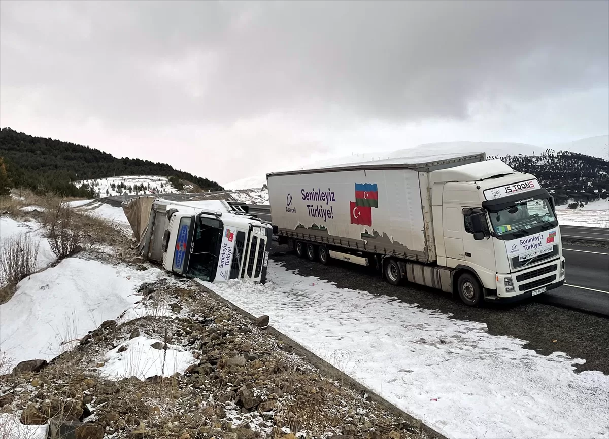 Ardahan'da kar ve buzlanma ulaşımı aksattı