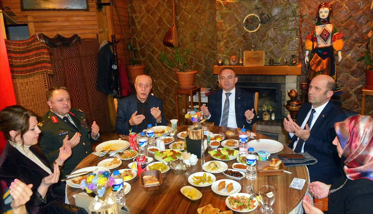 Ardahan'da şehit aileleri ve gazilere iftar verildi