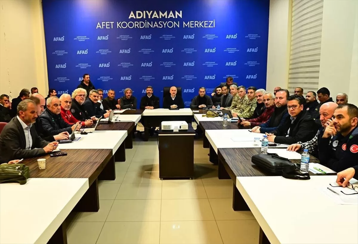 Bakan Adil Karaismailoğlu, Adıyaman'da afet koordinasyon toplantısı gerçekleştirdi