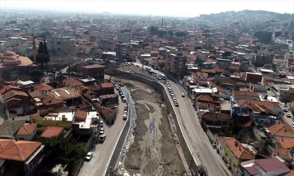 Bergama'daki antik kanalda restorasyon çalışmaları sürüyor