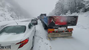 BOLU (AA) – D-100 kara yolunun Bolu Dağı kesiminde etkisini