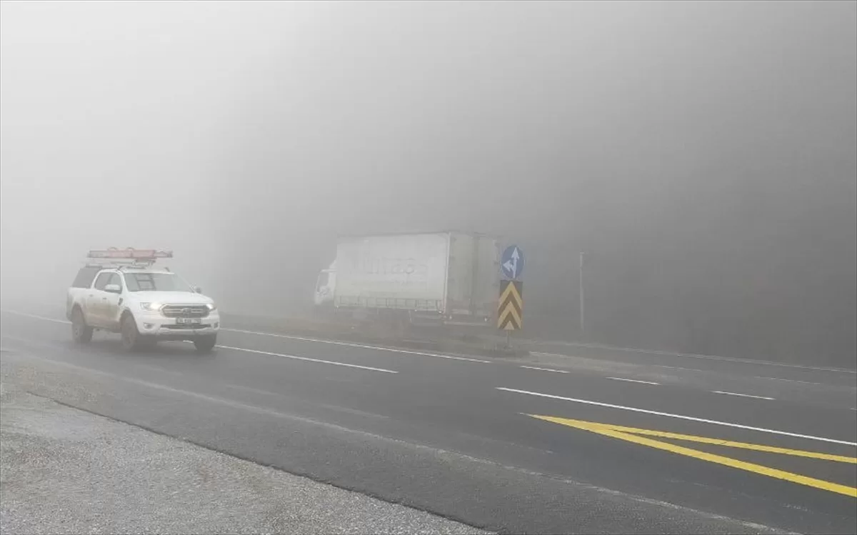 Bolu Dağı'nda sis etkili oldu