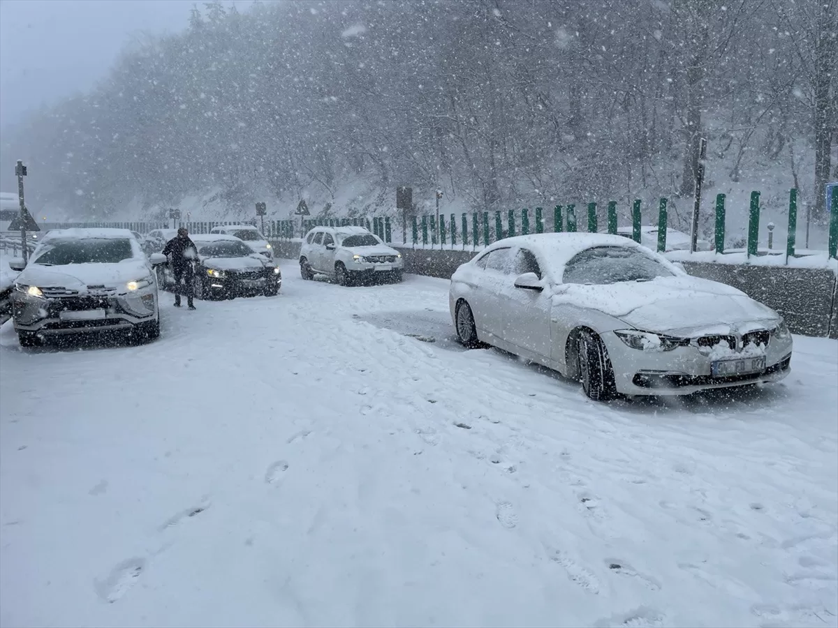 Bolu'da makaslayan tır ulaşımı aksattı