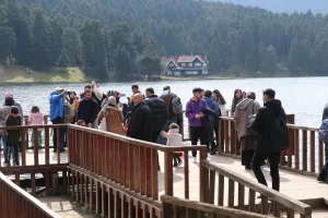 BOLU (AA) – Kahramanmaraş merkezli 6 Şubat'taki depremlerin ardından Bolu'ya