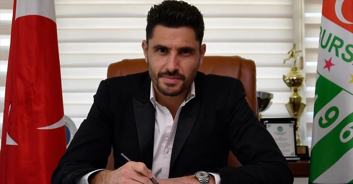 Bursasporlu futbolcu Özer Hurmacı, futbol sorumlusu olarak da görev yapacak