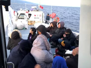 ÇANAKKALE (AA) – Çanakkale'nin Ayvacık ilçesi açıklarında, lastik botta 18