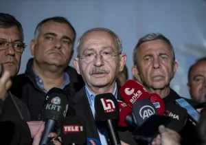 KAHRAMANMARAŞ (AA) – CHP Genel Başkanı Kemal Kılıçdaroğlu kısa, orta