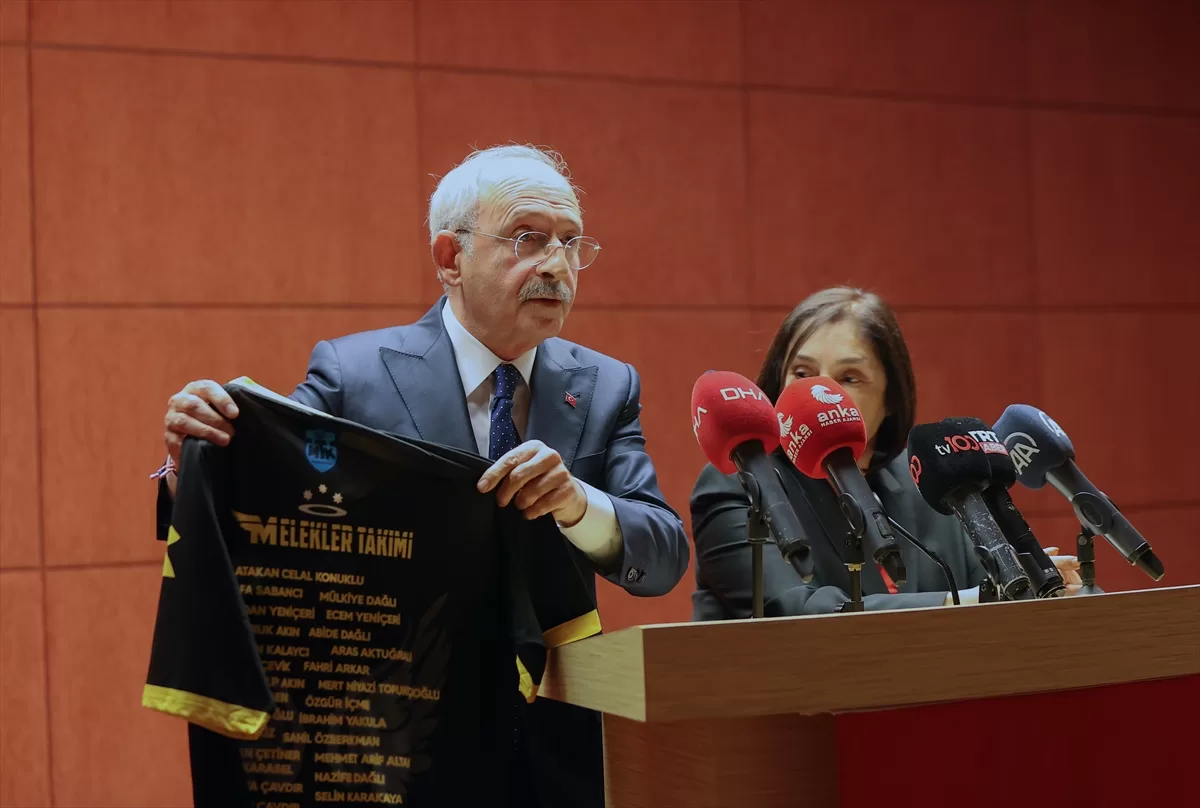 CHP Genel Başkanı Kılıçdaroğlu, KKTC dönüşü açıklama yaptı: