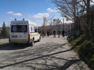 ÇORUM (AA) – Çorum'un Sungurlu ilçesinde bıçaklı saldırıya uğrayan kişi,