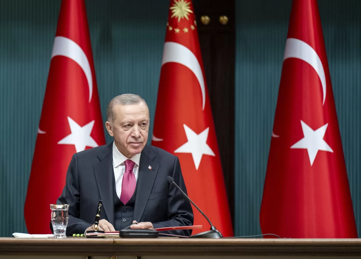 Cumhurbaşkanı Erdoğan seçimlerin yenilenmesine ilişkin kararı imzaladı: (1)