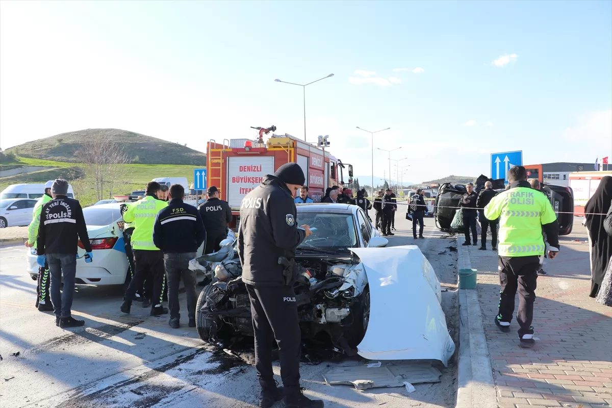 Denizli'de iki otomobilin çarpıştığı kazada 1 kişi öldü, 2 kişi yaralandı
