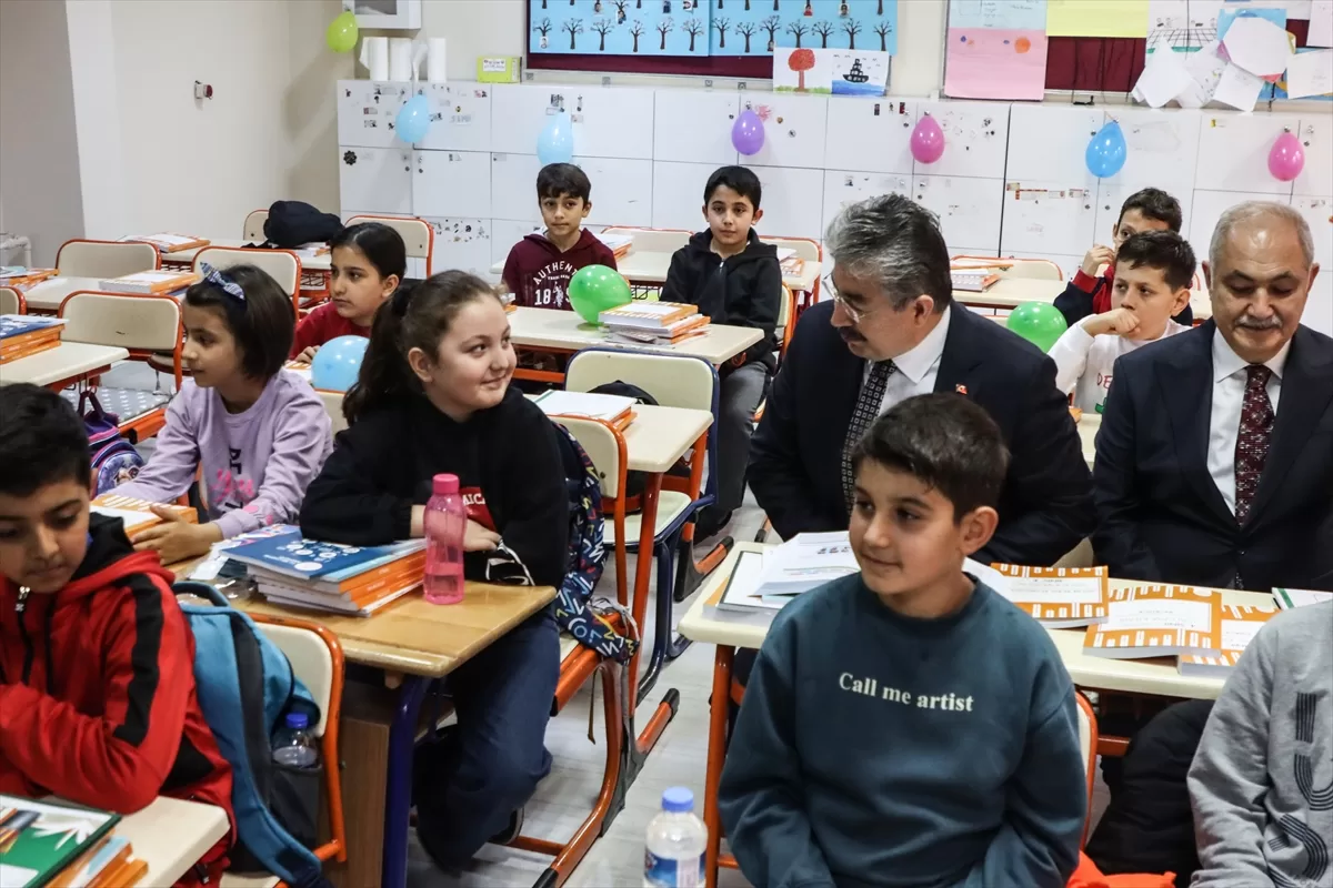 Depremden etkilenen Osmaniye'de öğrenciler için ders zili çaldı