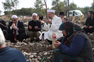 ANKARA (AA) – Diyanet İşleri Başkanı Ali Erbaş, Kahramanmaraş'ta Karacasu
