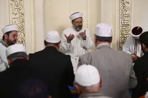 ANKARA (AA) – Diyanet İşleri Başkanı Ali Erbaş, Ankara'ya gelen