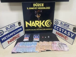 DÜZCE (AA) – Düzce'de takside uyuşturucu madde bulunmasına ilişkin gözaltına