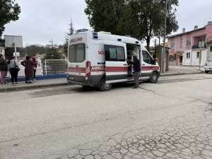 EDİRNE (AA) – Edirne'de karısını bıçakla yaralayan şüpheli gözaltına alındı.