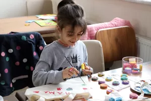 EDİRNE (AA) – Edirne'de, Kütüphane Haftası kapsamında düzenlenen etkinlikte depremzede